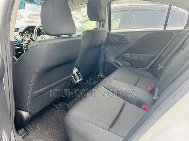 Honda Grace 2019 White