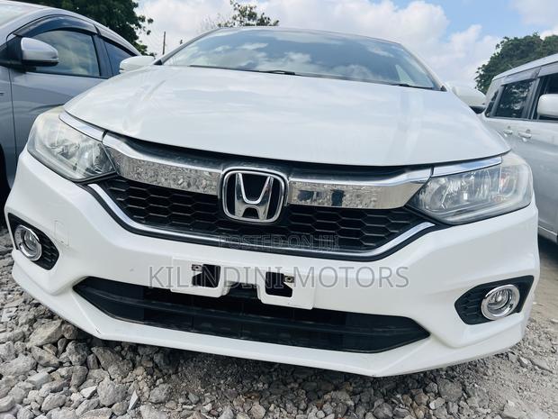 Honda Grace 2019 White