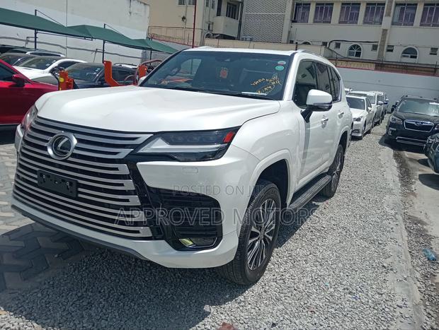 Lexus LX LX 600 2022 White