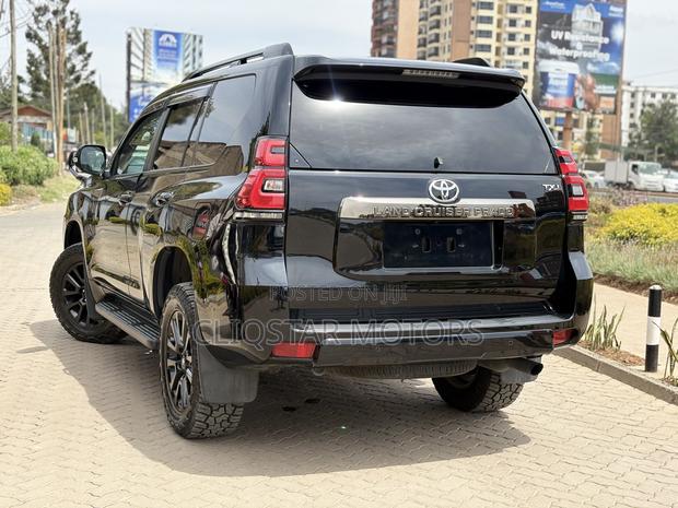 Toyota Land Cruiser Prado 2.7 2021 Black