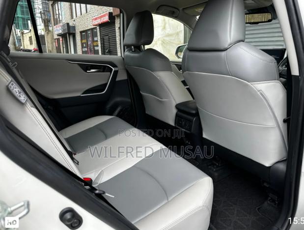 Toyota RAV4 Adventure AWD 2020 White