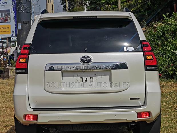 Toyota Land Cruiser Prado 2.7 2019 White