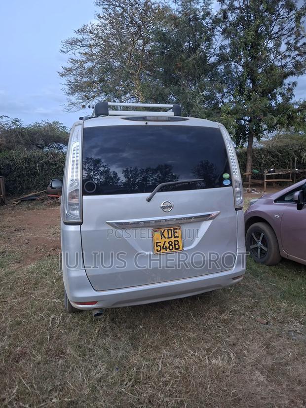 Nissan Serena 2014 Silver