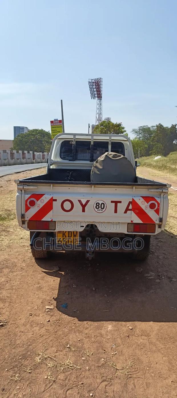 Toyota Land Cruiser 2008 White