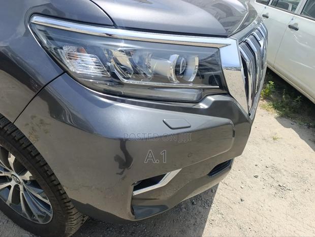 Toyota Land Cruiser Prado 2.7 2019 Gray