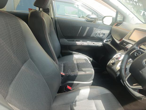 Toyota Sienta 1.5 Hybrid FWD 2019 Black