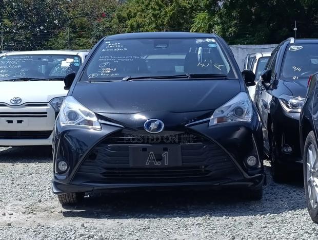Toyota Vitz 1.5 FWD Hybrid 5dr 2019 Black