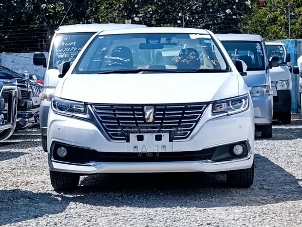 Toyota Premio 1.8 FWD 2019 White
