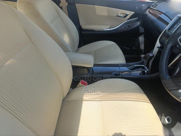 Toyota Premio 1.8 FWD 2019 White