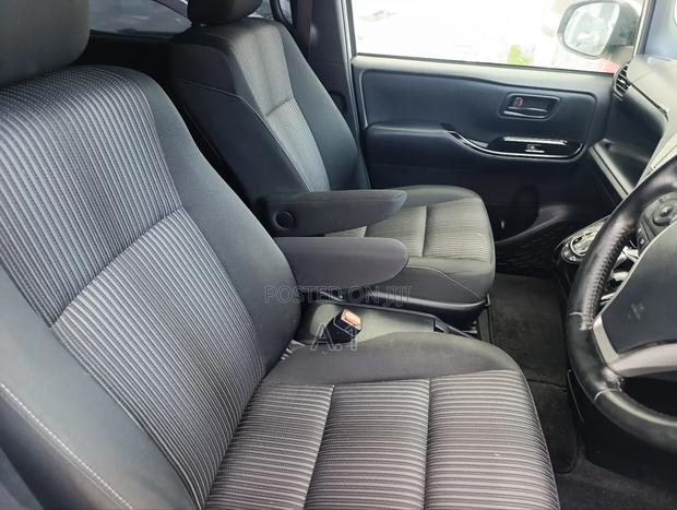 Toyota Noah 1.8 FWD Hybrid (7 seater) 2019 White