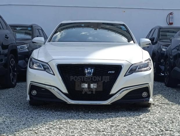 Toyota Crown 2019 White