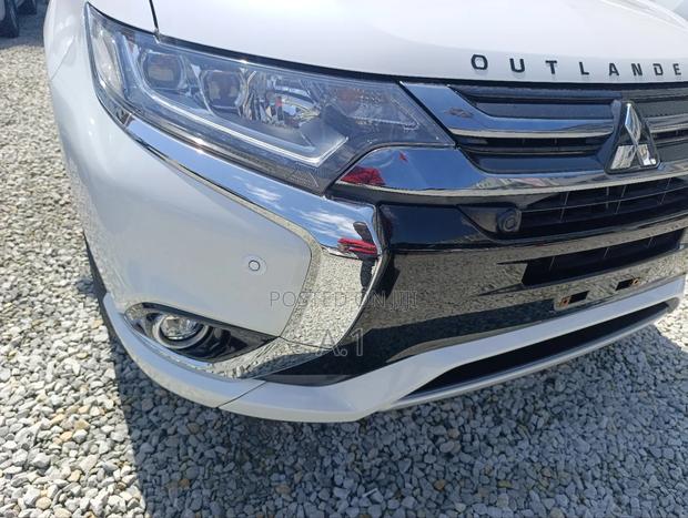 Mitsubishi Outlander 2.4 PHEV AWD 2018 White