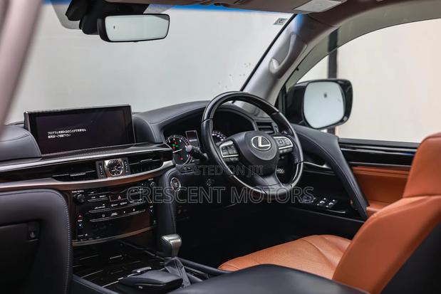 Lexus LX 2018 Black