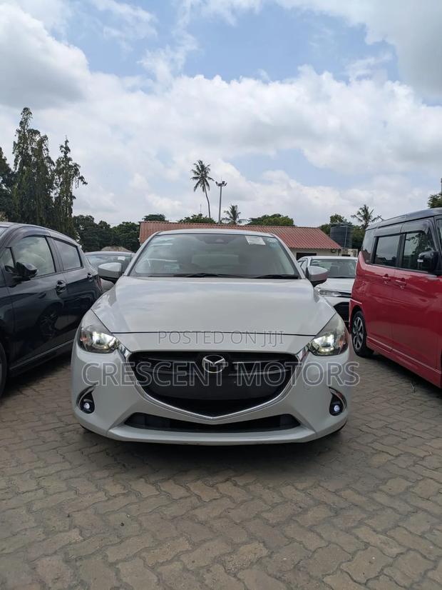 Mazda Demio 2018 Pearl