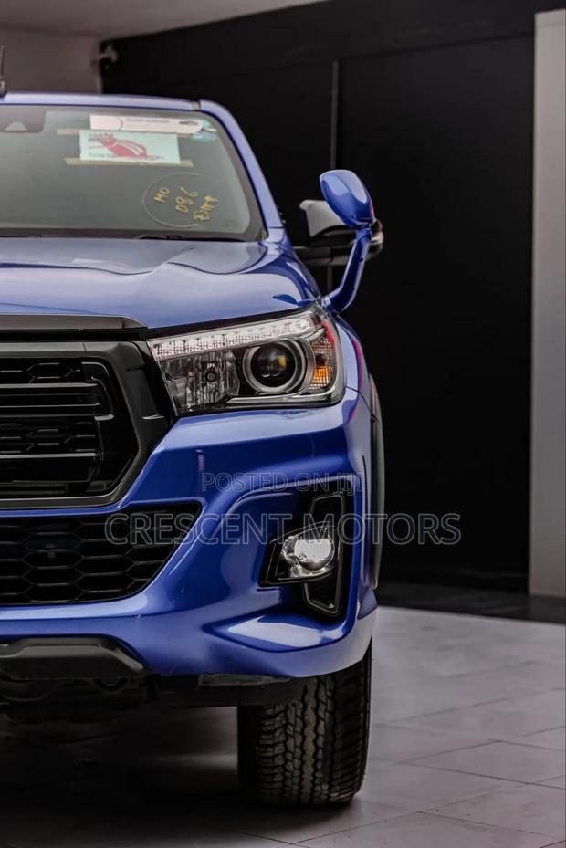 Toyota Hilux 2021 Blue