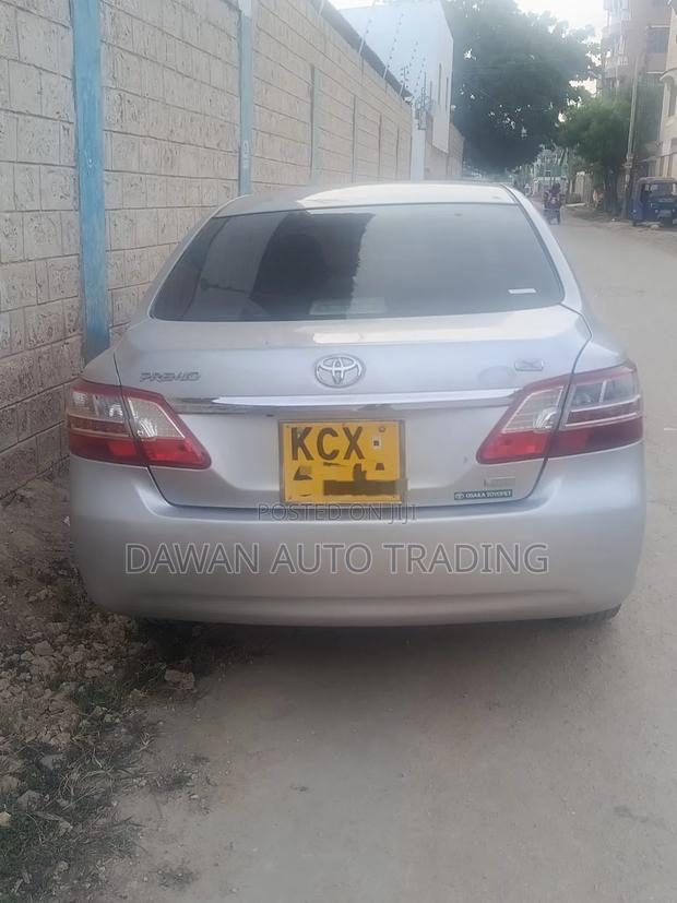 Toyota Premio 2012 Silver