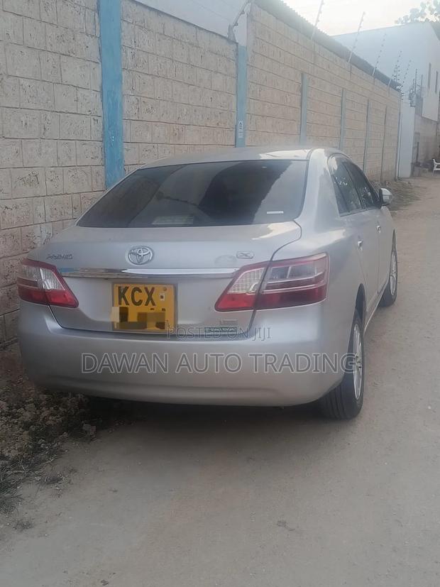 Toyota Premio 2012 Silver