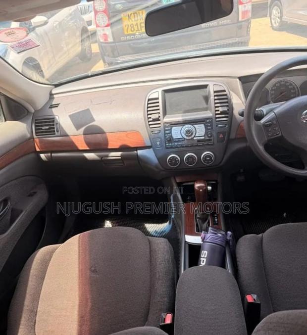 Nissan Bluebird 2008 Blue