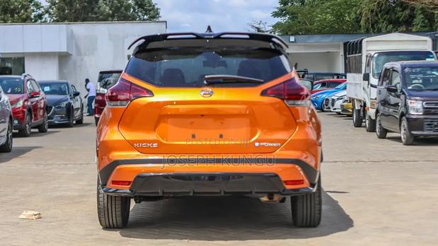 Nissan Kicks 2020 Yellow