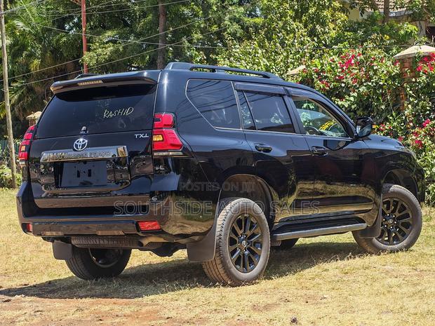 Toyota Land Cruiser Prado 2020 Black