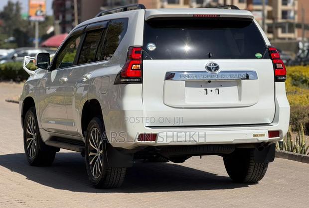 Toyota Land Cruiser Prado 2020 White