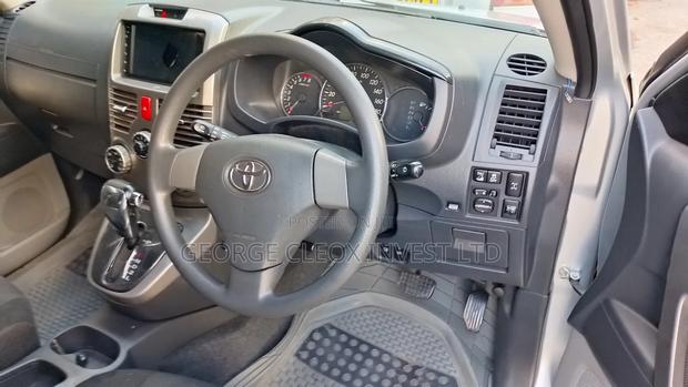 Toyota Rush 2015 Silver
