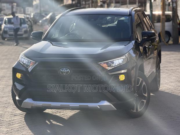 Toyota RAV4 Adventure 2019 Black