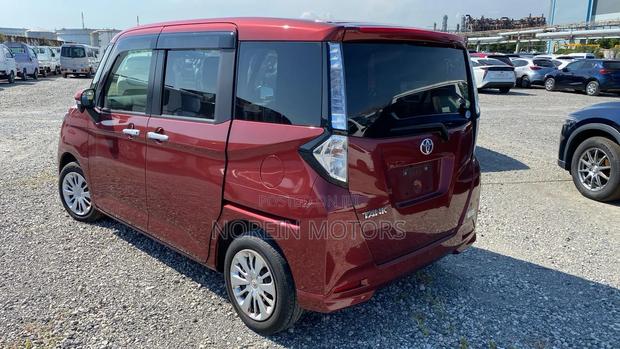 Toyota Roomy 2019 Red