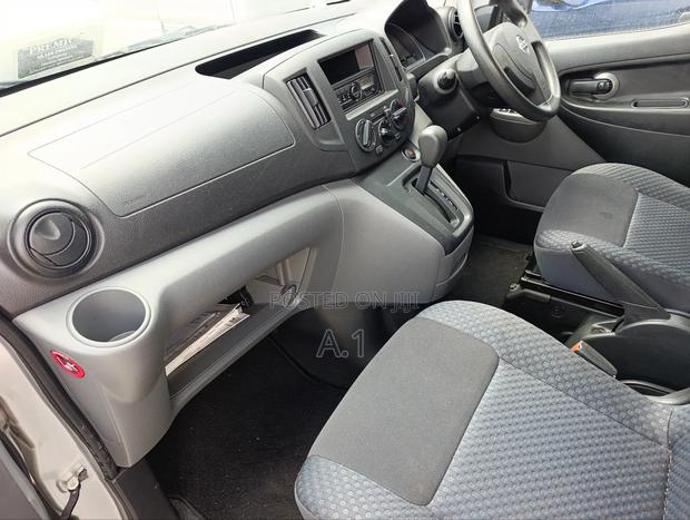Nissan NV200 SV 2018 Silver