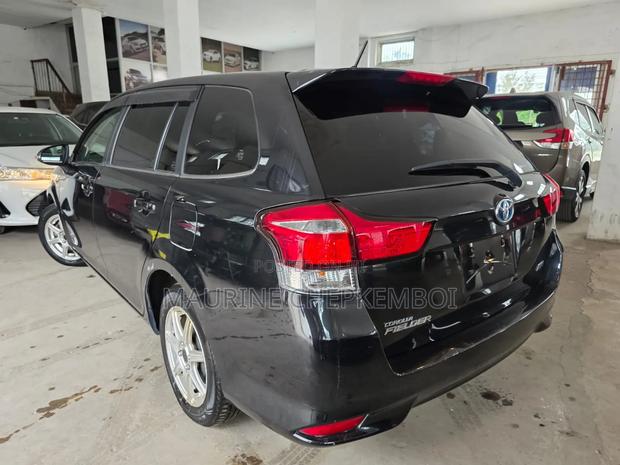 Toyota Corolla Fielder 1.5 Hybrid FWD 2018 Black