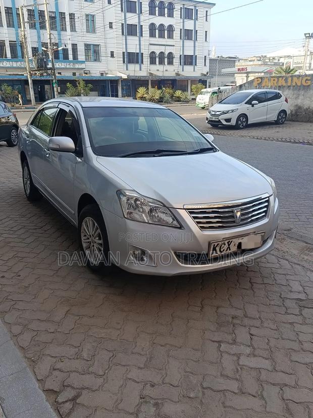 Toyota Premio 2013 Silver