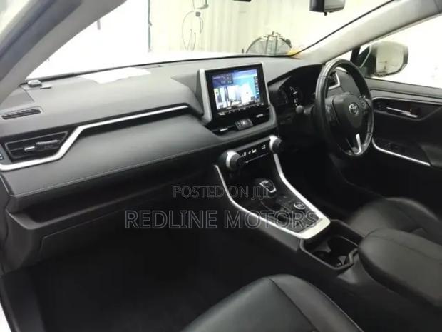 Toyota RAV4 XLE AWD 2019 White