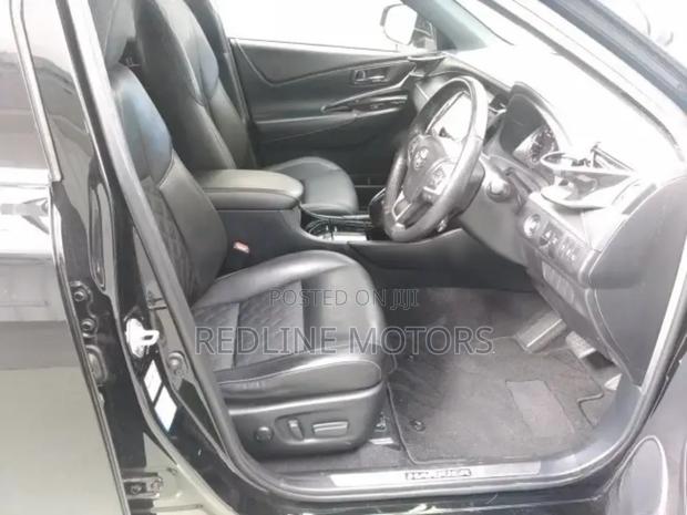 Toyota Harrier 2.0 2018 Black