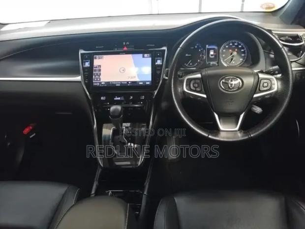 Toyota Harrier 2.0 2018 Black