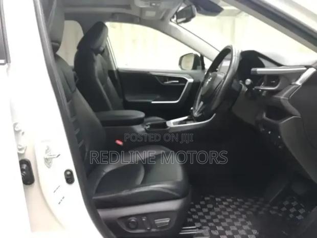 Toyota RAV4 XLE AWD 2019 Pearl