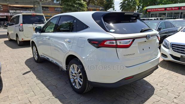 Toyota Harrier 2019 White
