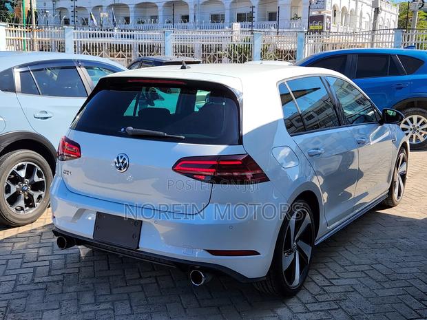 Volkswagen Golf 2019 White