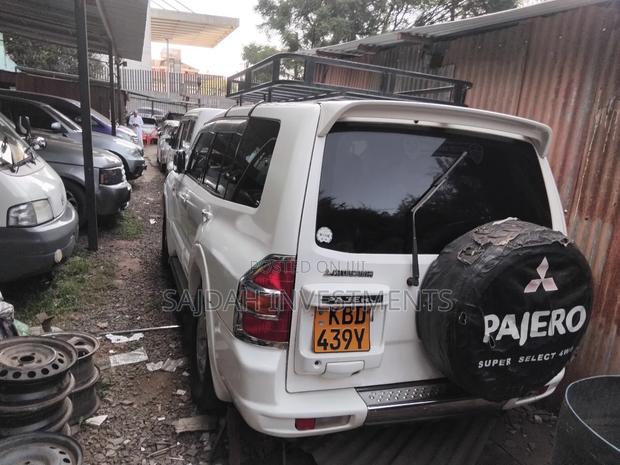 Mitsubishi Pajero Sport 2003 White