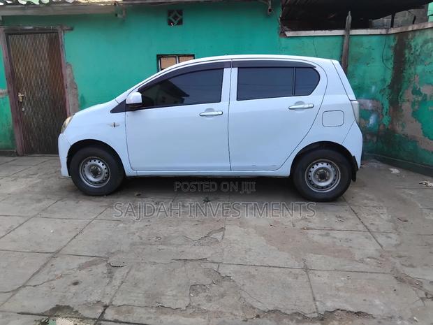 Daihatsu Mira 2012 White