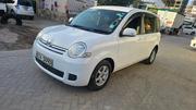 Toyota Sienta 2012 White for sale