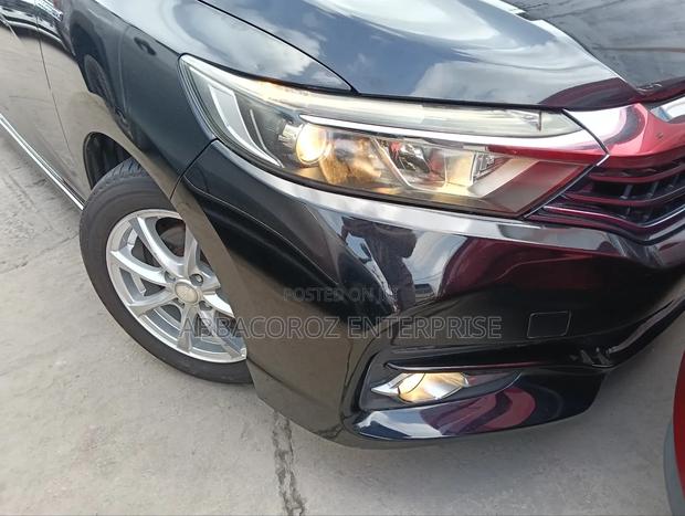 Honda Fit Shuttle 1.5 Hybrid 2WD 2019 Black