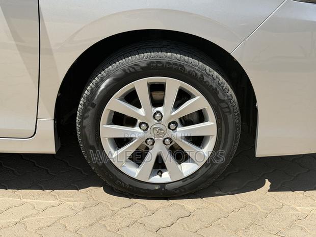 Toyota Voxy 2019 Silver