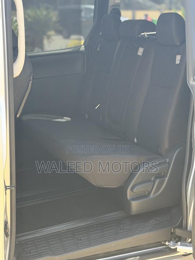 Toyota Voxy 2019 Silver