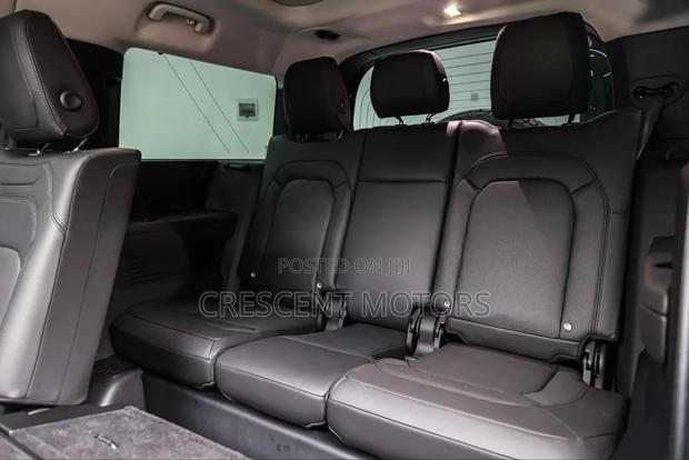 Land Rover Defender 2021 Maroon