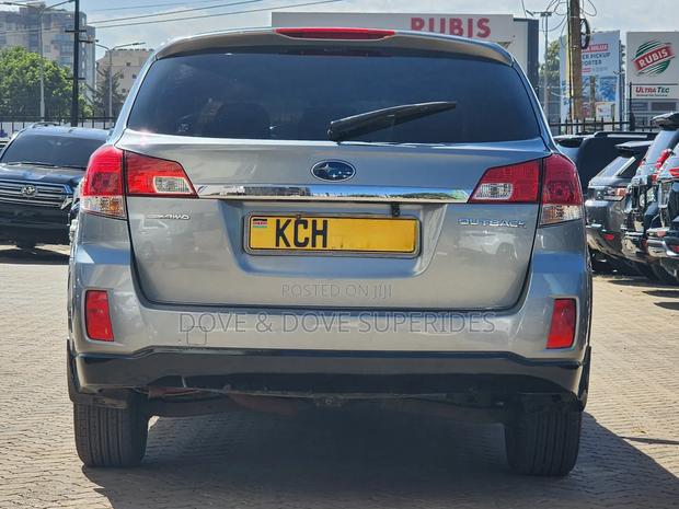 Subaru Outback 2.5i 2011 Silver