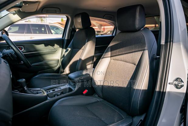 Honda Vezel 1.5 Hybrid 2WD 2021 White