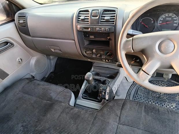 Isuzu D-MAX 2008 Off white