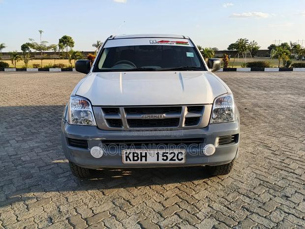 Isuzu D-MAX 2008 Off white