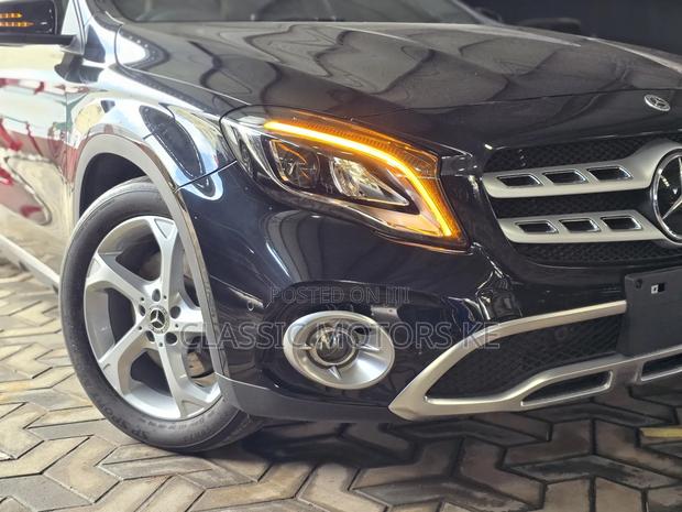 Mercedes-Benz GLA-Class 2019 Black