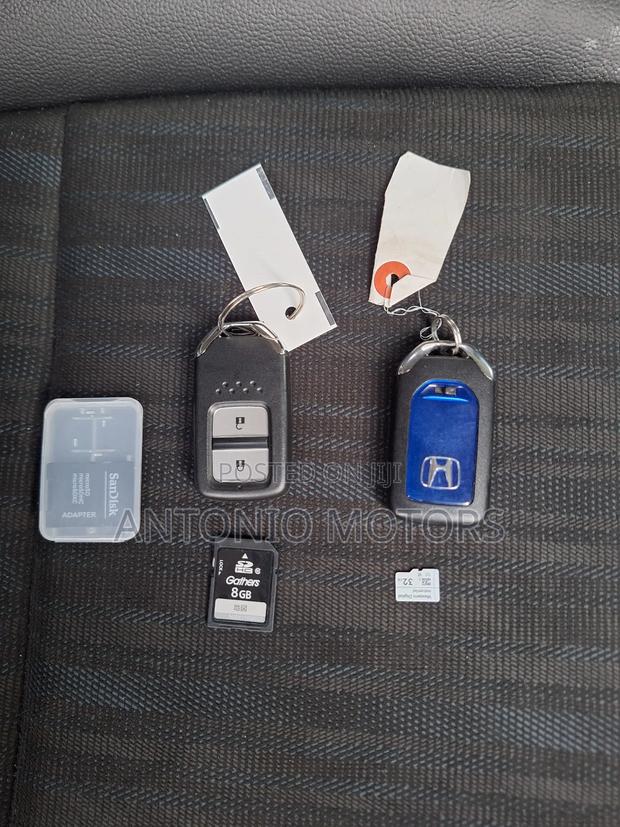 Honda Fit Shuttle 1.5 Hybrid 2WD 2019 Silver